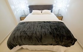 White Lux Apartment For 2 Vipgreece