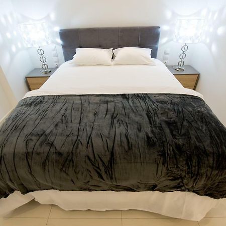 White Lux Apartment For 2 Vipgreece Αθήνα Εξωτερικό φωτογραφία